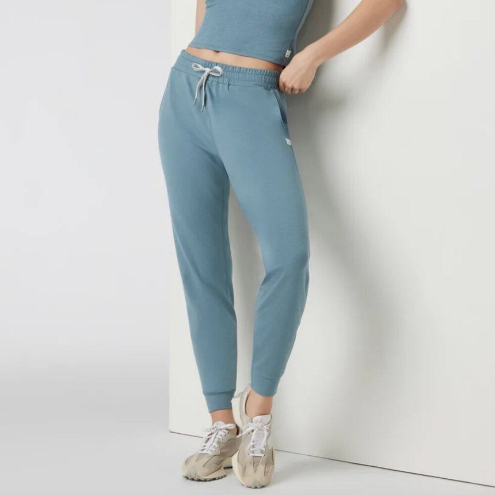 Vuori Women's Blue/Gray Performance Jogger Size XS (color Smoke)